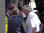 15:21 Pr�sident Rudi im Gespr�ch mit dem Oberb�rgermeister