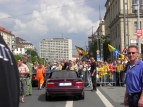 15:59 Vorbereitung f�r die Ankunft des Spieler-Buses